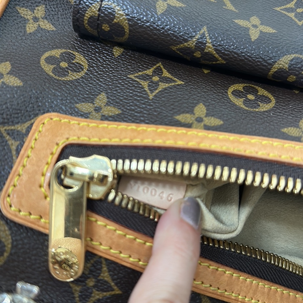 Louis Vuitton Monogram Hudson GM Bag‎ - Picture 12 of 15